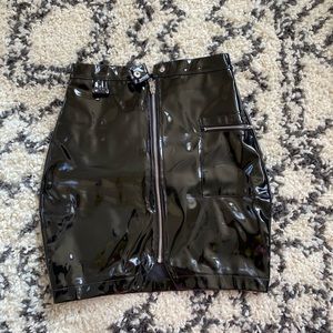 Missguided black vinyl utility skirt sz US 2
